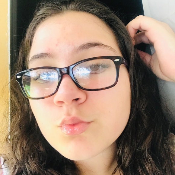 Profile Picture of Yaiselys Gascon (@yg_1306) on Poshmark
