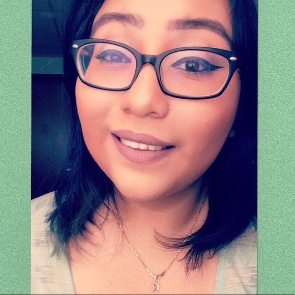 Profile Picture of Jessica Sigala (@jsigala14) on Poshmark