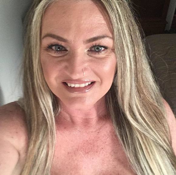 Profile Picture of Melinda Thiebold (@matrn703) on Poshmark