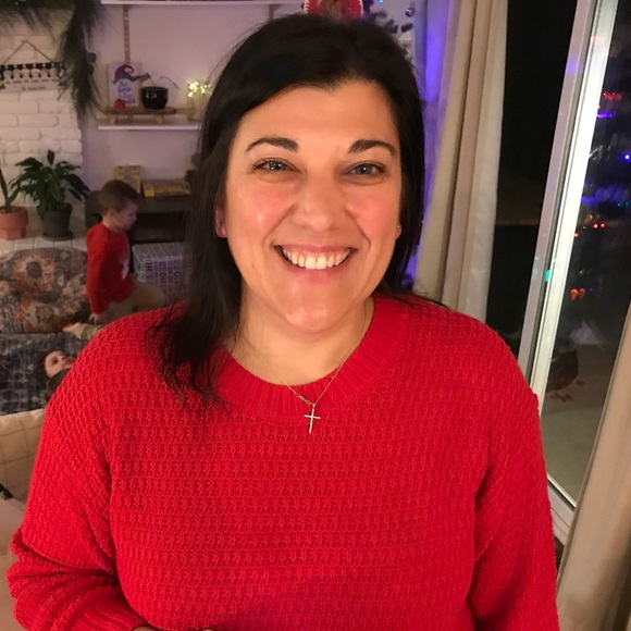 Profile Picture of Amanda Grasson (@agrasson) on Poshmark