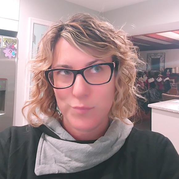 Profile Picture of Beth Dougherty (@dancerbdoc) on Poshmark