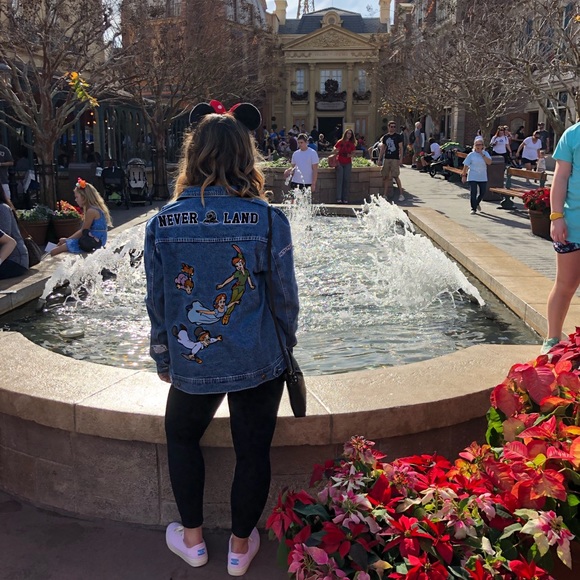 Profile Picture of Amadea Anile (@rockmeamadea) on Poshmark