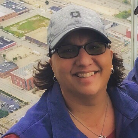 Profile Picture of Kim Monogue (@princessmonogue) on Poshmark