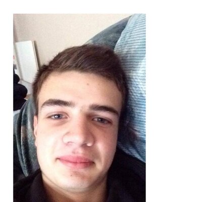 Profile Picture of Andrew Burrows (@AndDrew667) on Twitter