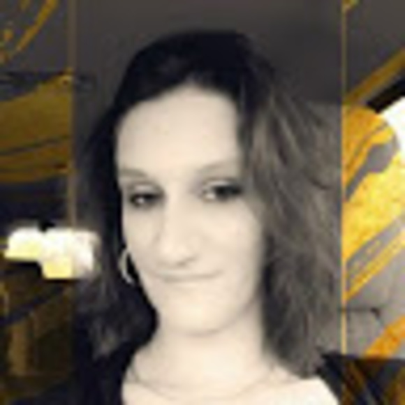 Profile Picture of Kristan Kellner (@kellnerkristan9) on Poshmark