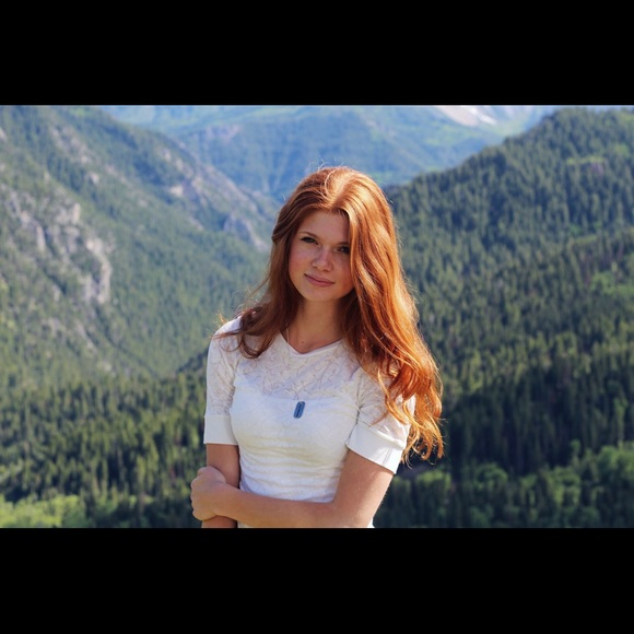 Profile Picture of Clara Wiscombe (@cwisc) on Poshmark