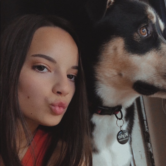 Profile Picture of Grace Blatney (@graceblatney) on Poshmark