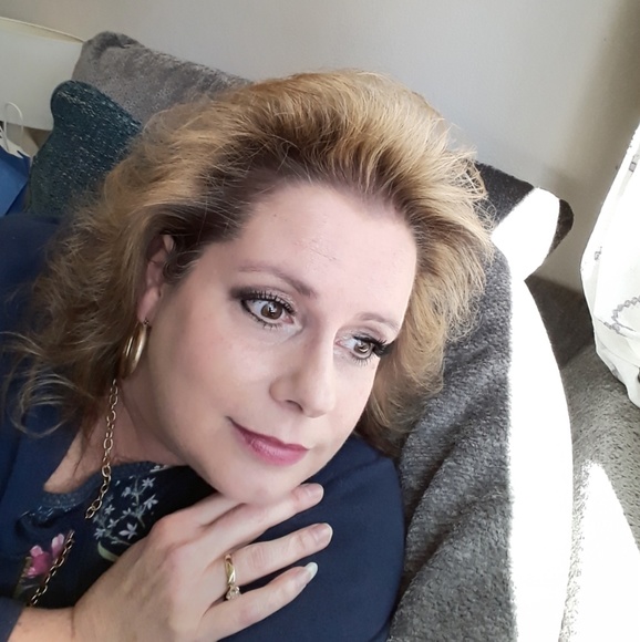 Profile Picture of Larrie Sugich (@larriej) on Poshmark