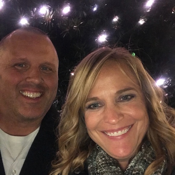 Profile Picture of Renee Sonnett (@rnsonnett) on Poshmark