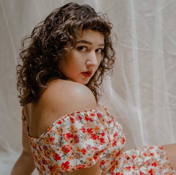 Profile Picture of Ariel Elliott (@dramageek_1) on Poshmark