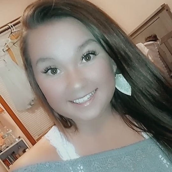 Courtney Prawitz - Poshmark Profile Picture of Courtney Prawitz (@prawitzcourtney) on Poshmark