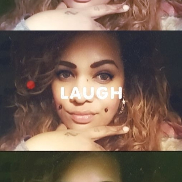 Profile Picture of Trish Đanïəlsôn (@candyluv_627) on Poshmark