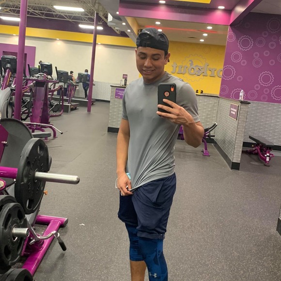 Profile Picture of Wilber Diaz gonzalez (@wilberd) on Poshmark