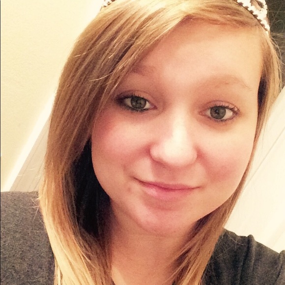 Profile Picture of Rachel Mcconkey (@s_harper1216) on Poshmark
