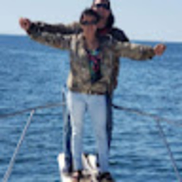 Profile Picture of Mely Hernández (@mely942) on Poshmark