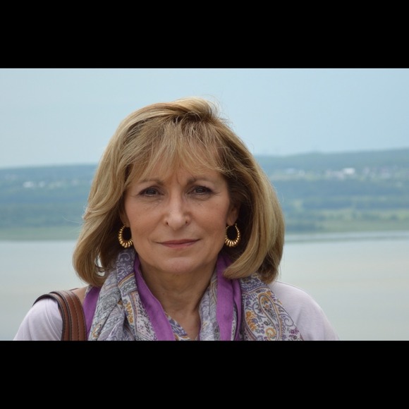 Profile Picture of Christine Gramolini (@christi357) on Poshmark