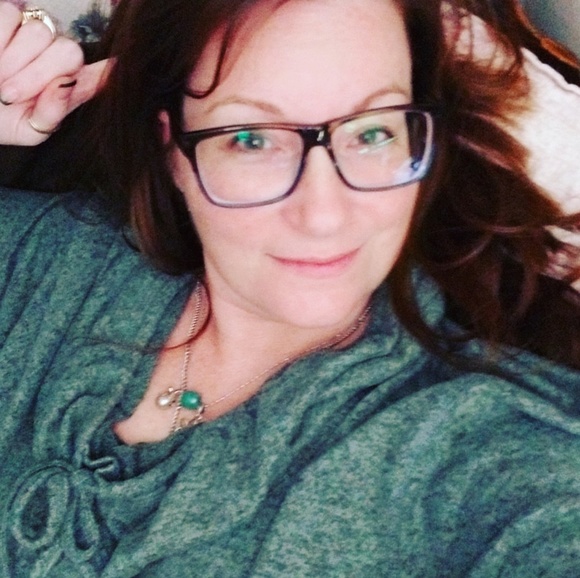 Profile Picture of Christy Dillon-andrews (@christy4772) on Poshmark
