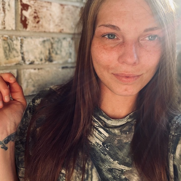 Profile Picture of Landie Forester (@landiemaye7677) on Poshmark