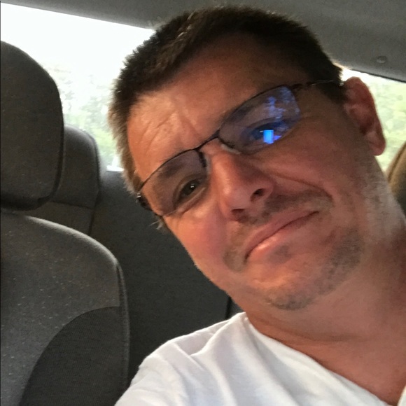 Profile Picture of Jimmy Crossno (@jimmycrossno) on Poshmark