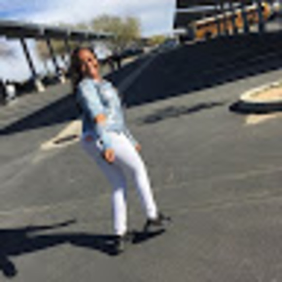 Profile Picture of Phyllis Miles (@phyllismiles) on Poshmark