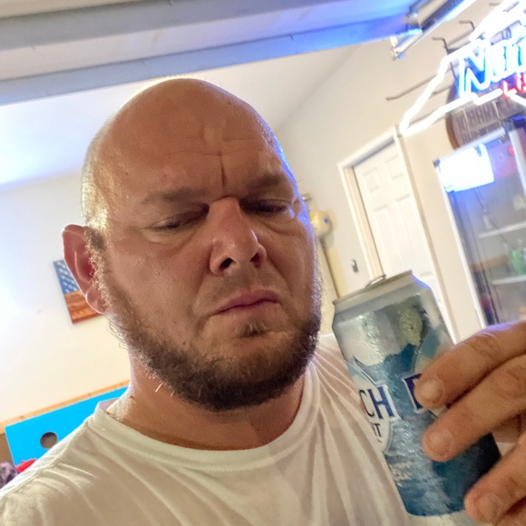 Profile Picture of James Quick (@jamesquick) on Poshmark