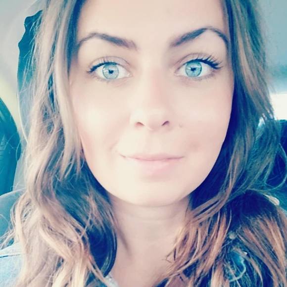 Profile Picture of Tamara Paulson (@tamarapaulson) on Poshmark