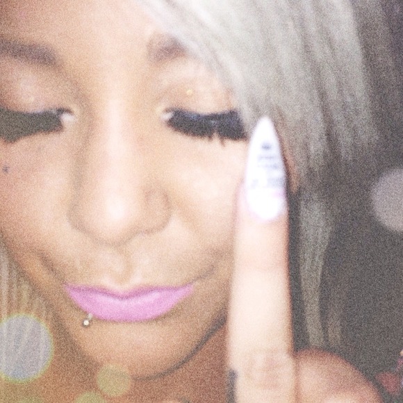 Profile Picture of Desirae Murata (@desimiyo) on Poshmark