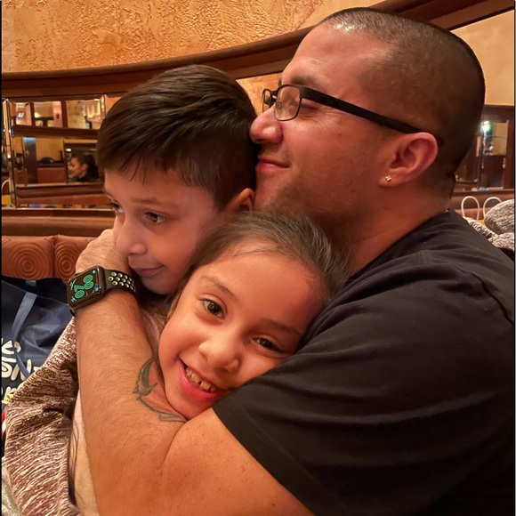 Reinaldo Valdes - Poshmark Profile Picture of Reinaldo Valdes (@macho2002) on Poshmark