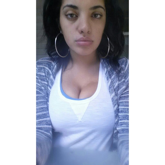 Profile Picture of Jurnee Weymer (@jurnee_) on Poshmark