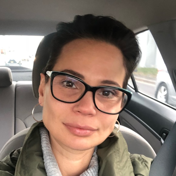 Profile Picture of Michelle Pascal (@michellepascal) on Poshmark