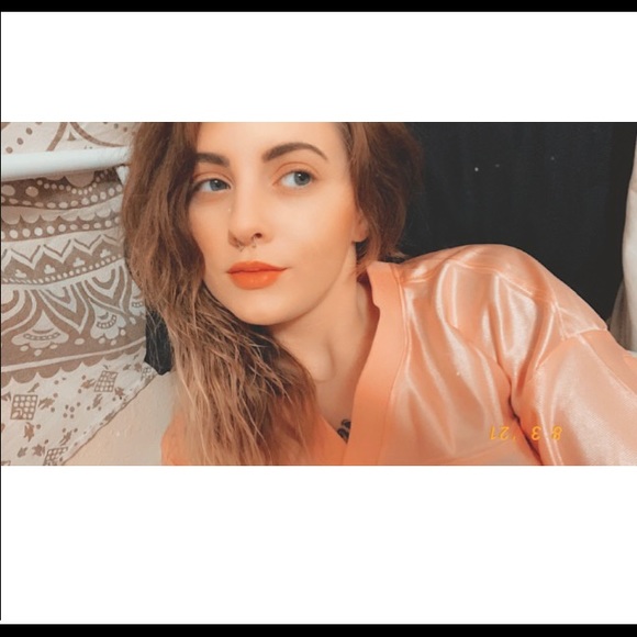 Profile Picture of Britney Wallace (@britbo777) on Poshmark