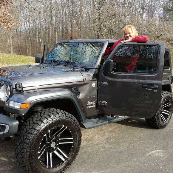 Profile Picture of Jennifer casey Medinger (@jmedinger) on Poshmark