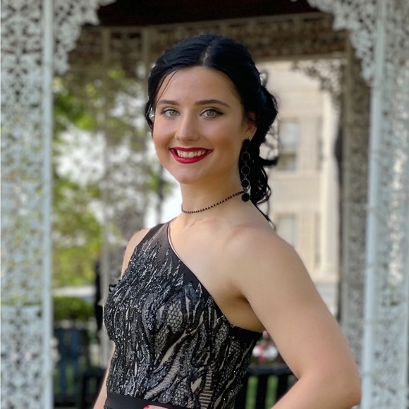 Profile Picture of Alexa Carroll (@ascarrolll) on Poshmark