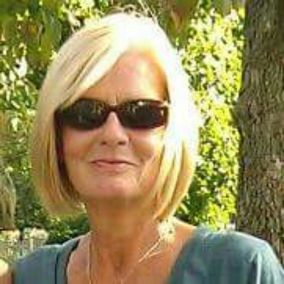Profile Picture of Denise Stepp (@deedeestepp) on Poshmark