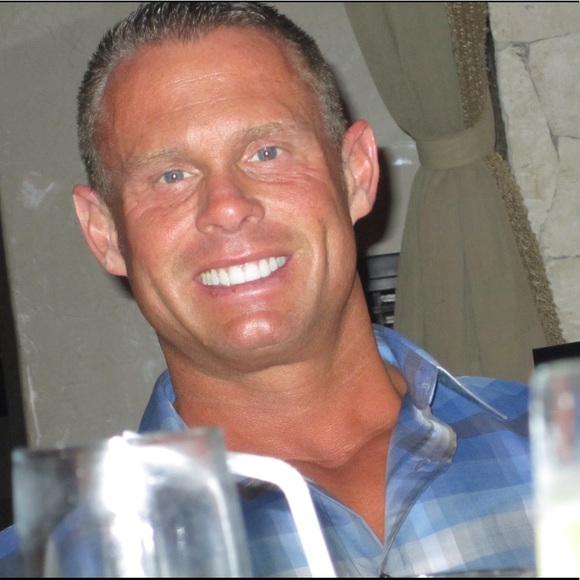 Profile Picture of Michael Gilmore (@michaelgilmo673) on Poshmark