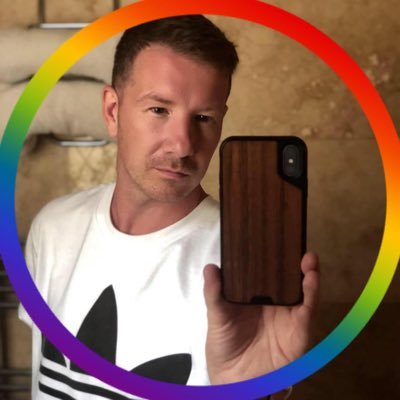 Profile Picture of Robert Cox (@Robbiec1983) on Twitter