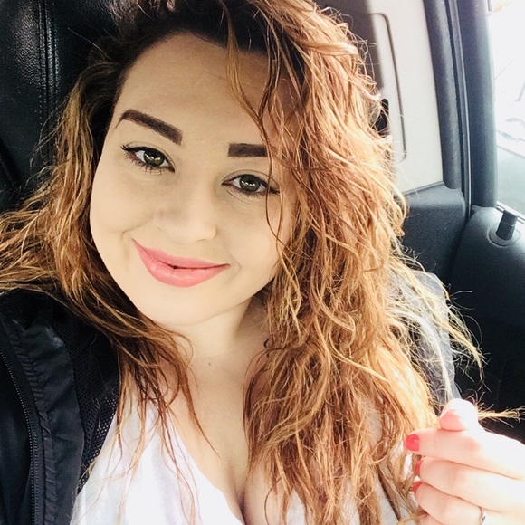 Profile Picture of Taylor Adamson (@tayloradamson9) on Poshmark