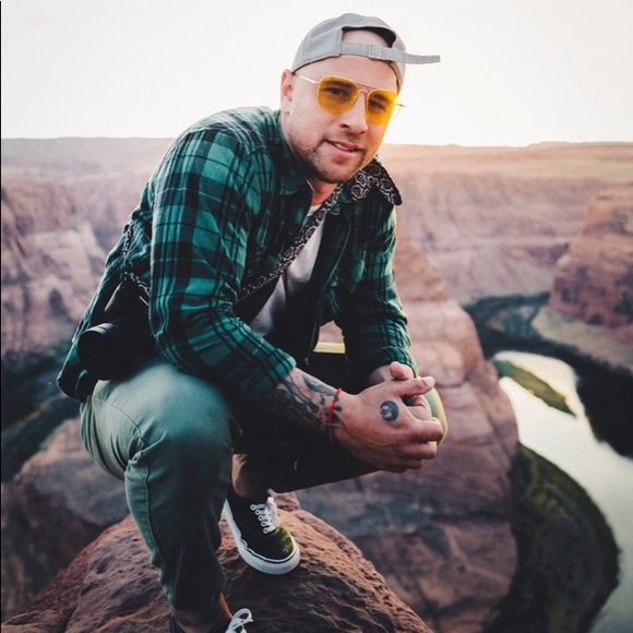 Profile Picture of Matt Schrum (@mattschrum) on Poshmark