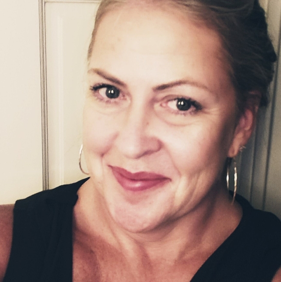 Profile Picture of Kimberly Amicucci (@kimm6935) on Poshmark