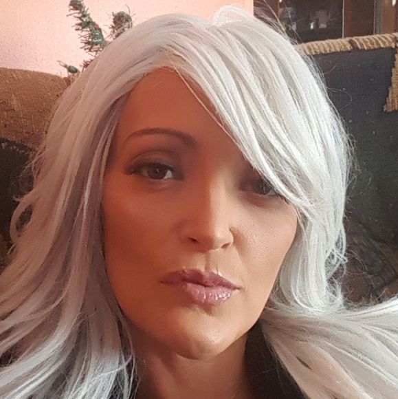 Profile Picture of Amy Armagost (@amy_armagost) on Poshmark