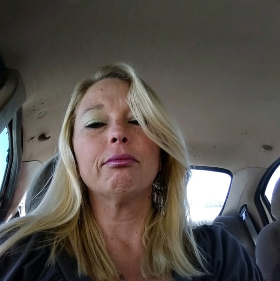 Profile Picture of Heather Quintero (@2018heather) on Poshmark