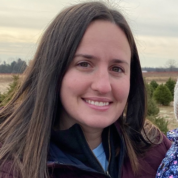 Kelly Komito - Poshmark Profile Picture of Kelly Komito (@kkomito) on Poshmark