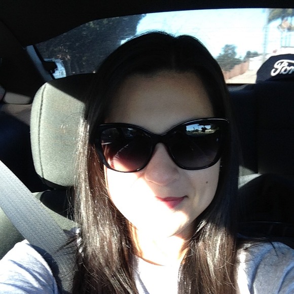 Profile Picture of Brianna Quintero (@adrieen) on Poshmark