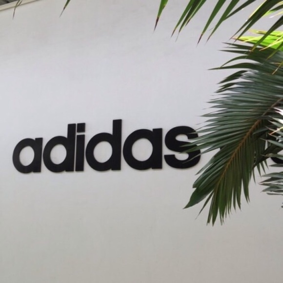 Profile Picture of Ayden Saeki (@asaeki) on Poshmark