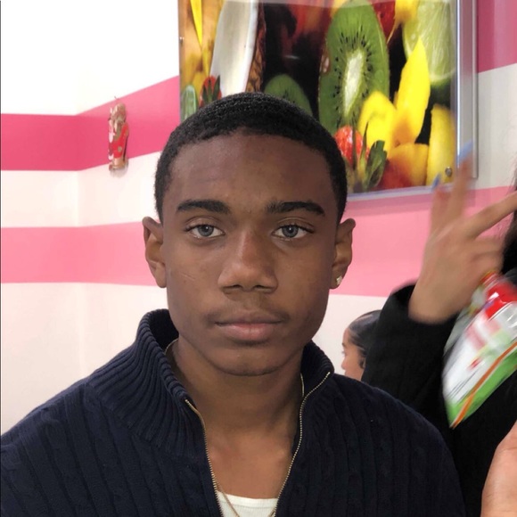 Profile Picture of Ricky Jubert (@rickythegreat74) on Poshmark