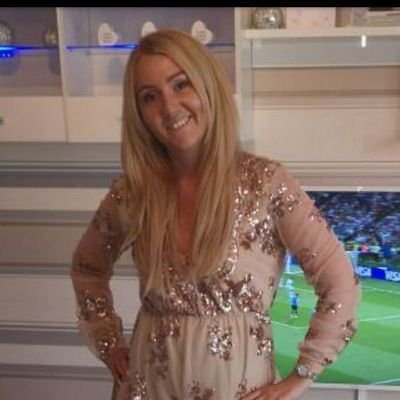 Profile Picture of Robyn Hobbs (@xw33robsx) on Twitter