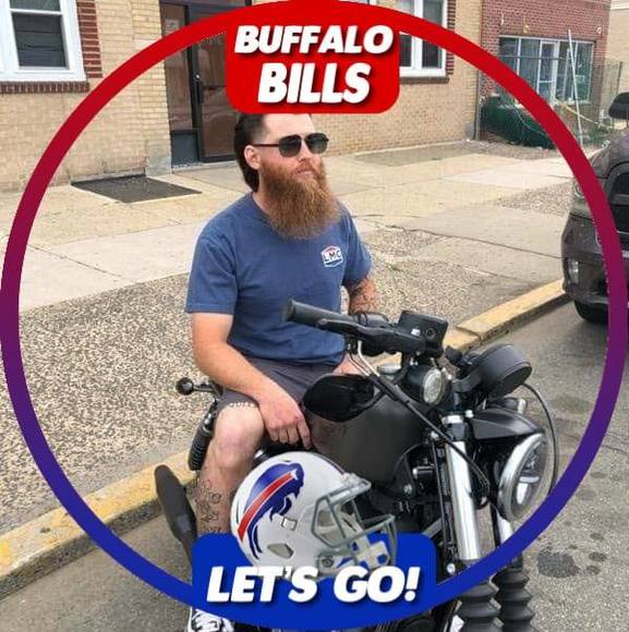 Profile Picture of Christopher Coomey (@coomey716) on Poshmark