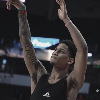 Profile Picture of Blake Harris (@blizzyblake55_) on Twitter