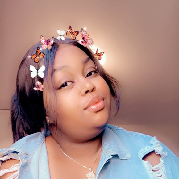 Profile Picture of Sandra Adun (@sandraadun15) on Poshmark