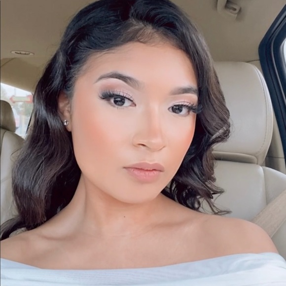 Profile Picture of Kimberly Olvera (@bxbykimm777) on Poshmark